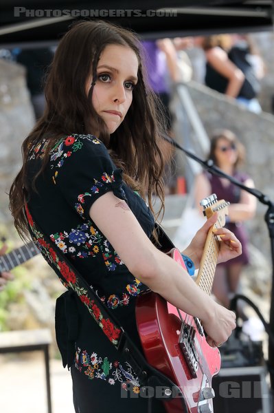 TESS PARKS - 2022-08-20 - SAINT MALO - Plage de Bon Secours - 